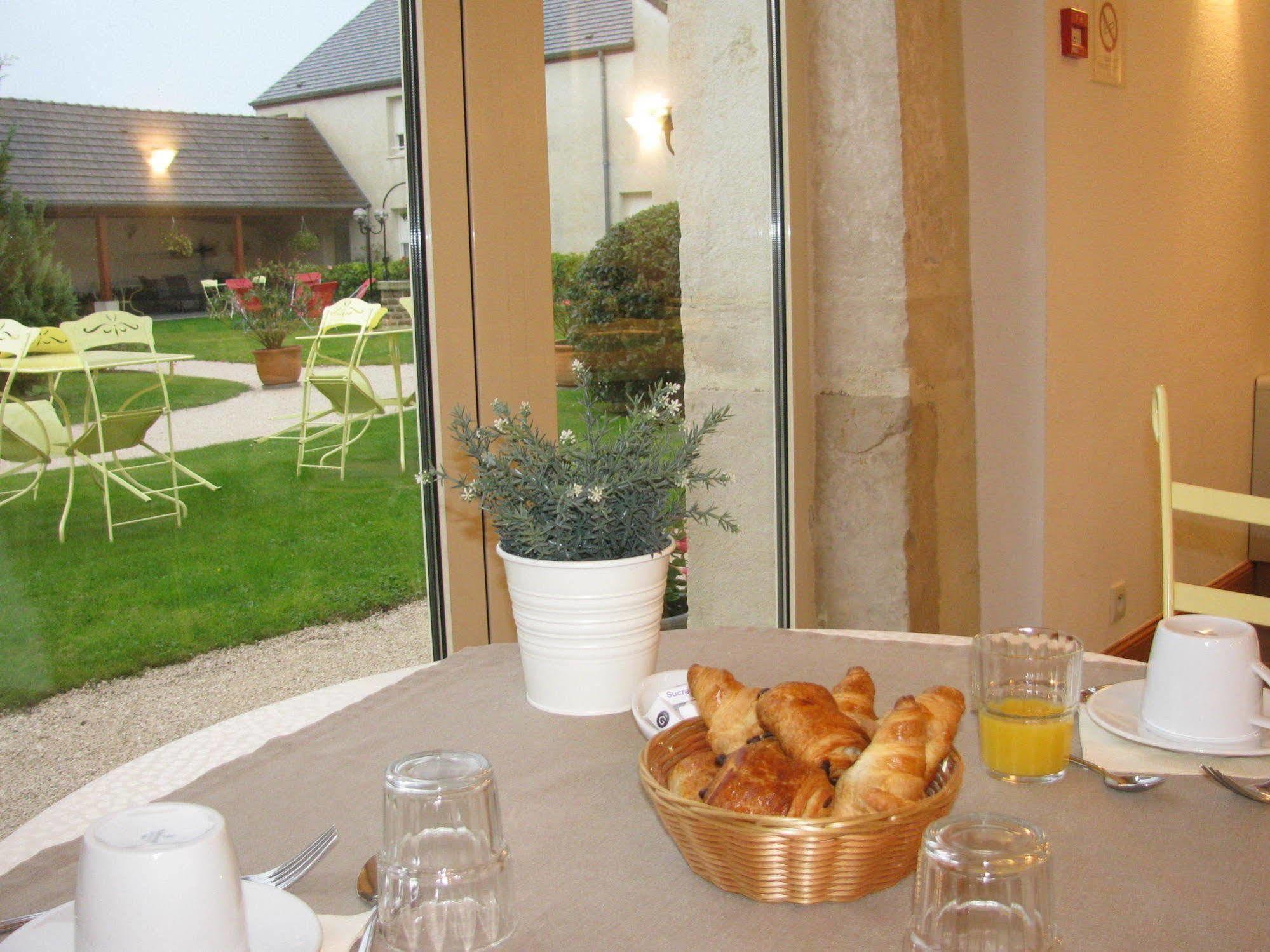 Hotel l'Orée Des Vignes Gilly-lès-Cîteaux Exterior foto